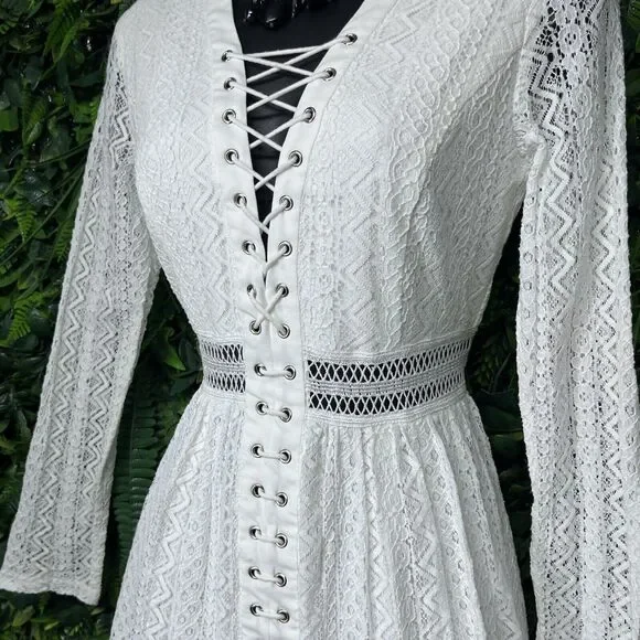 BARDOT Dress Women Small White Bohemian Lace Up Fit Flare Gigi 2158 - Picture 5 of 10